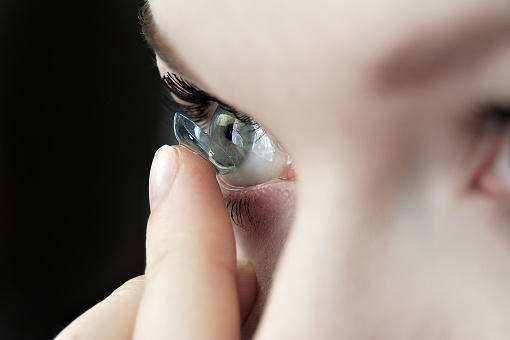 Lentilles de contact : comment les porter?